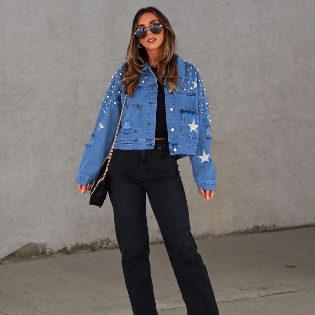 Nadine – Denimjacke mit Sternenmuster für einen einzigartigen Look