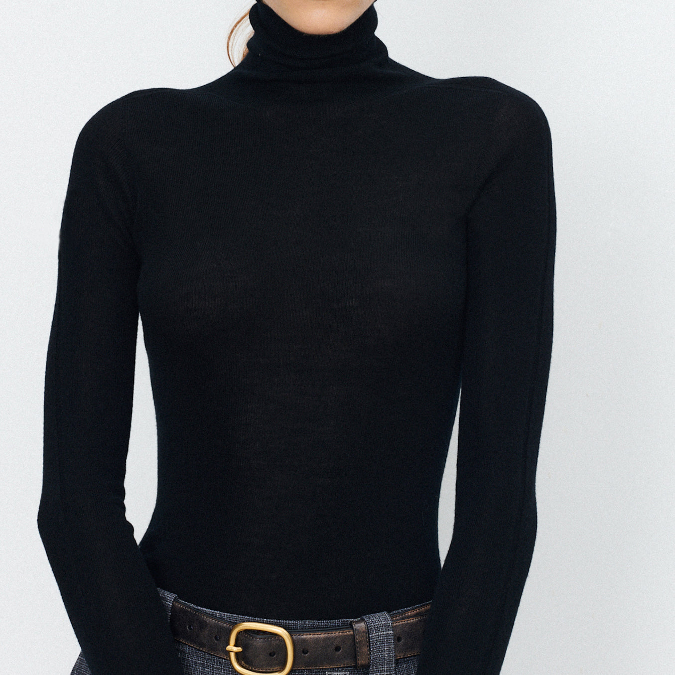 Isabelle – Comfortable and Stylish Long-Sleeve Turtleneck Shirt