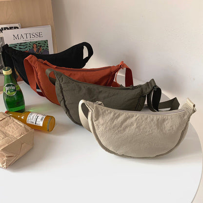 Elena – Stilvolle Halbmond-Tasche für jeden Anlass