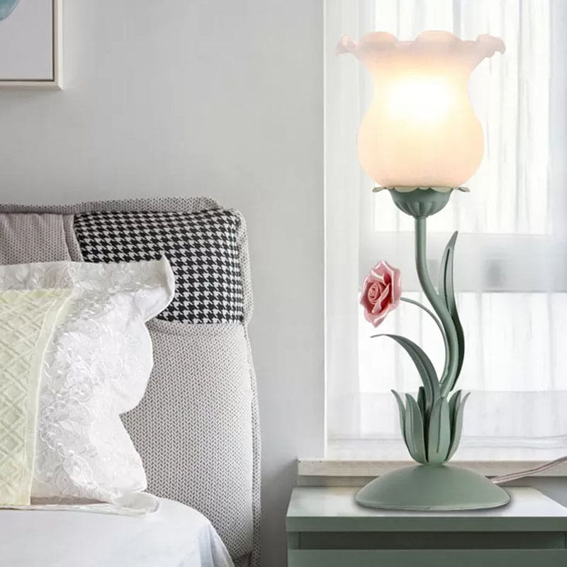 FloraLight - Table lamp with flower design for bedside table