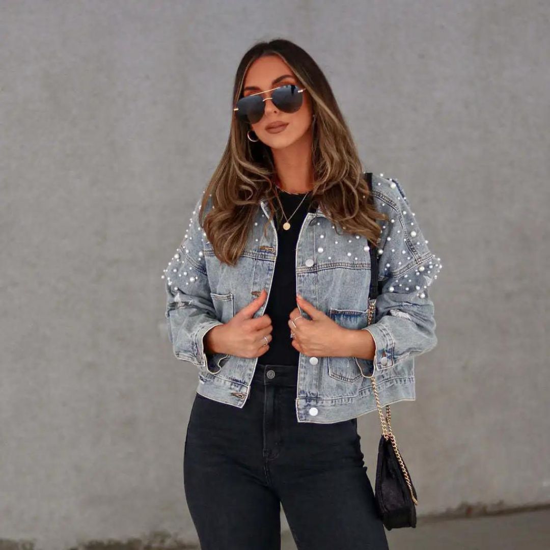 Nadine – Denimjacke mit Sternenmuster für einen einzigartigen Look