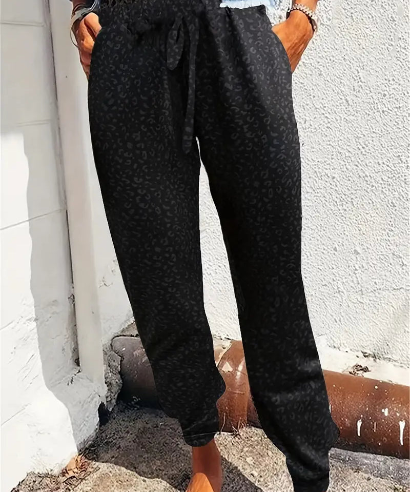Ally Lässige Jogginghose mit Leopardenmuster und festem Saum