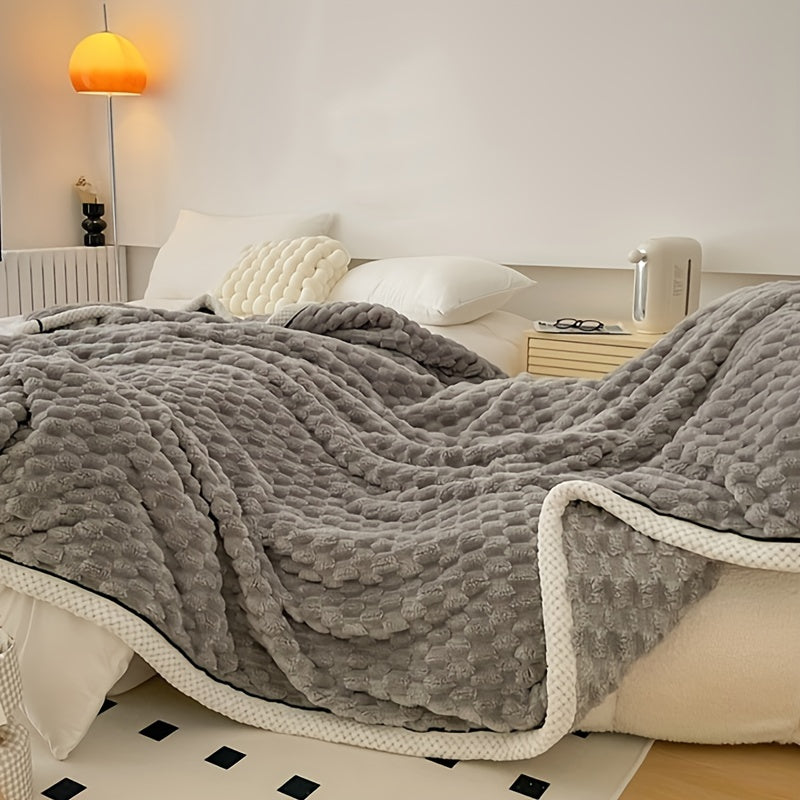 Luxurious microfiber blanket – soft, light & stylish for your home