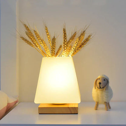 ZenLight – Nachttischlampe im japanischen Stil mit warmer Glasvase