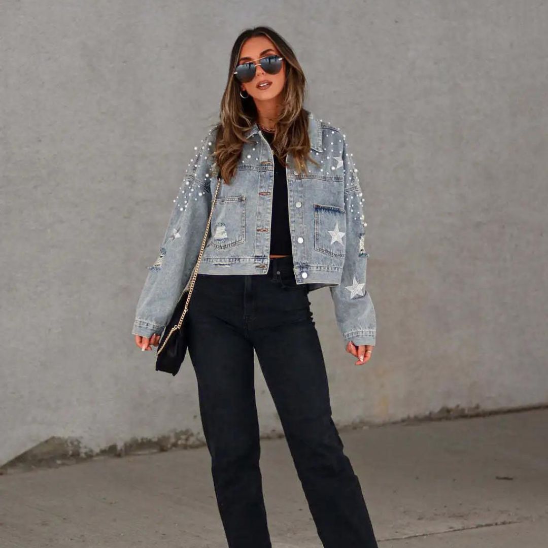 Nadine – Denimjacke mit Sternenmuster für einen einzigartigen Look