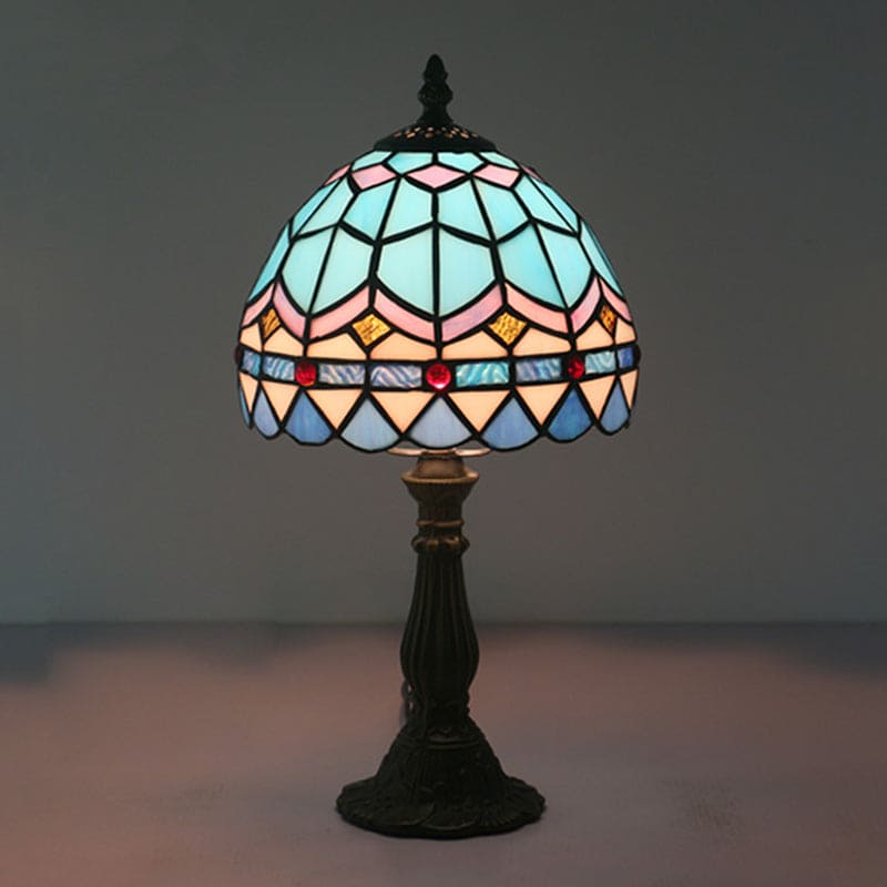 LightBreeze - Tiffany-shaped lamp made of colored glass with lead lines