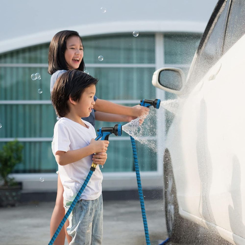 AquaFlex | Verstellbarer, leichter Gartenschlauch mit Mehrstrahl-Sprühdüse 1