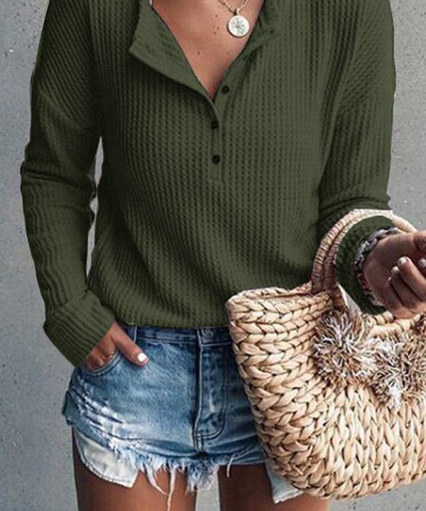 Estrella | Figurschmeichelnde V-Ausschnitt-Shirts 8