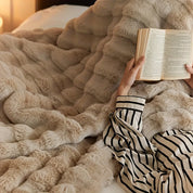 Faux-Kaninchenfell-Decke – Dick & Warm – Weiche Kuscheldecke für Zuhause