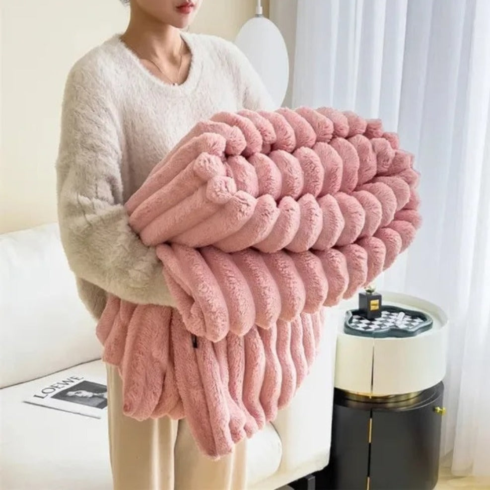 CloudEila - Luxurious Snuggle Blanket for Cozy Moments